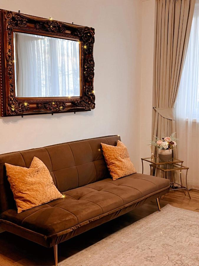 Niran Apartament Oradea Eksteriør billede